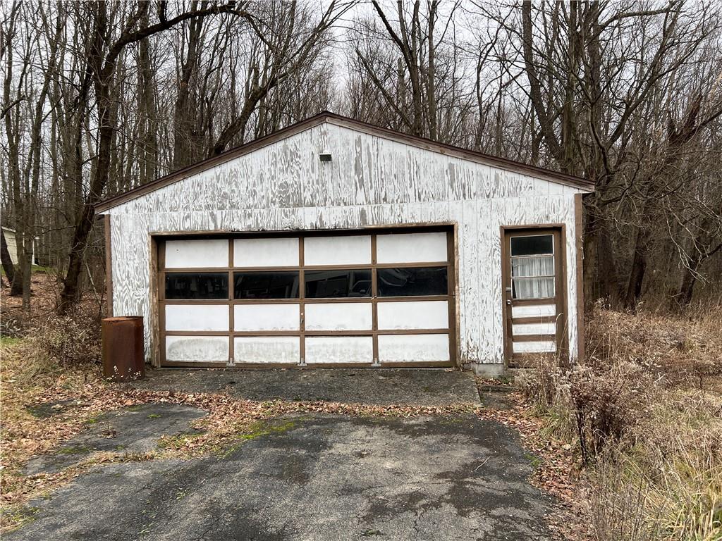 1430 Carlisle Road Transfer, PA 16154 - Photo 3 of 11 Gallery Image 3
