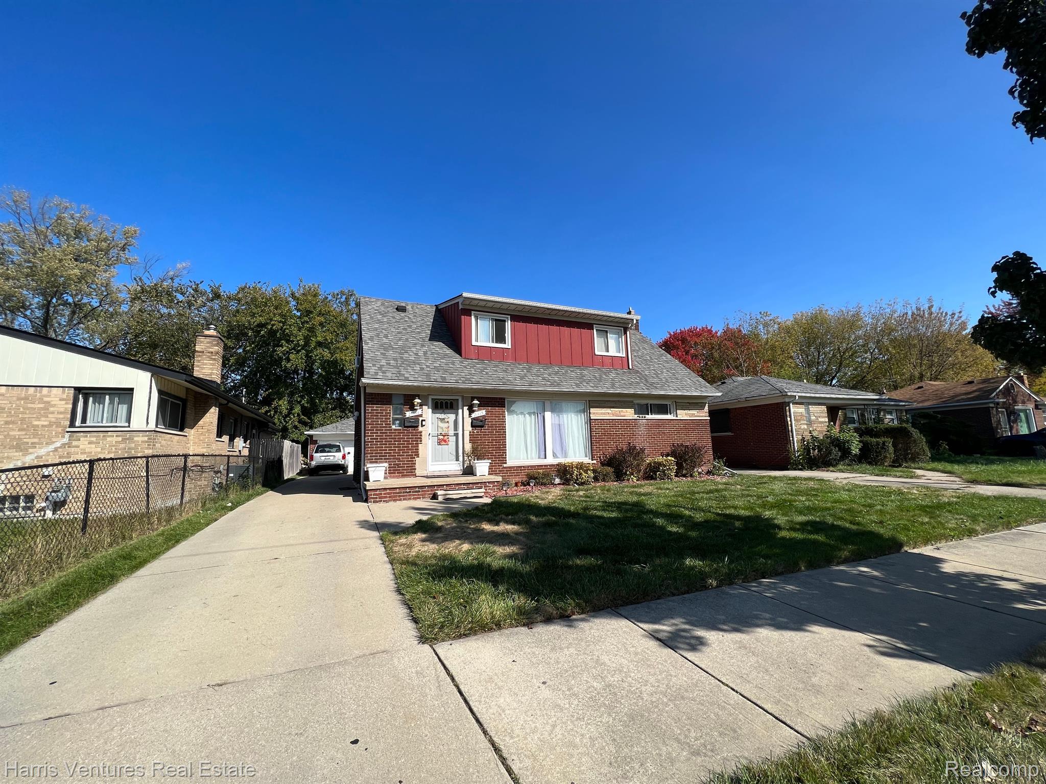 21111-15 Moross Road Grosse Pointe, MI 48236 - Photo 4 of 25 Gallery Image 4