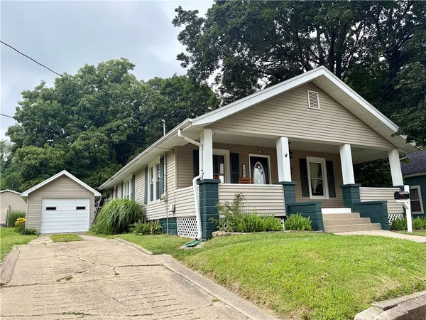 $99,900 | 207 South Hickory Street, Pana, IL 62557