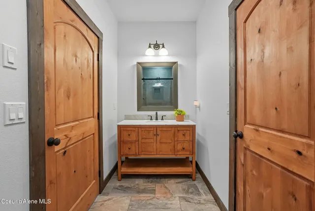 $1,075,000 | 530 Cottonwood Drive, St. Maries, ID 83861