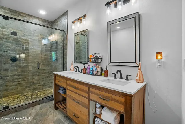 $1,075,000 | 530 Cottonwood Drive, St. Maries, ID 83861