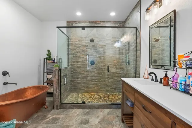 $1,075,000 | 530 Cottonwood Drive, St. Maries, ID 83861