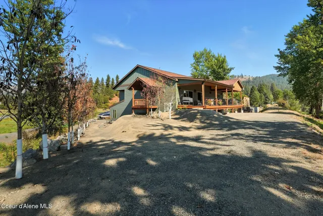 $1,075,000 | 530 Cottonwood Drive, St. Maries, ID 83861