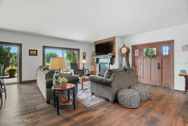 $1,075,000 | 530 Cottonwood Drive, St. Maries, ID 83861