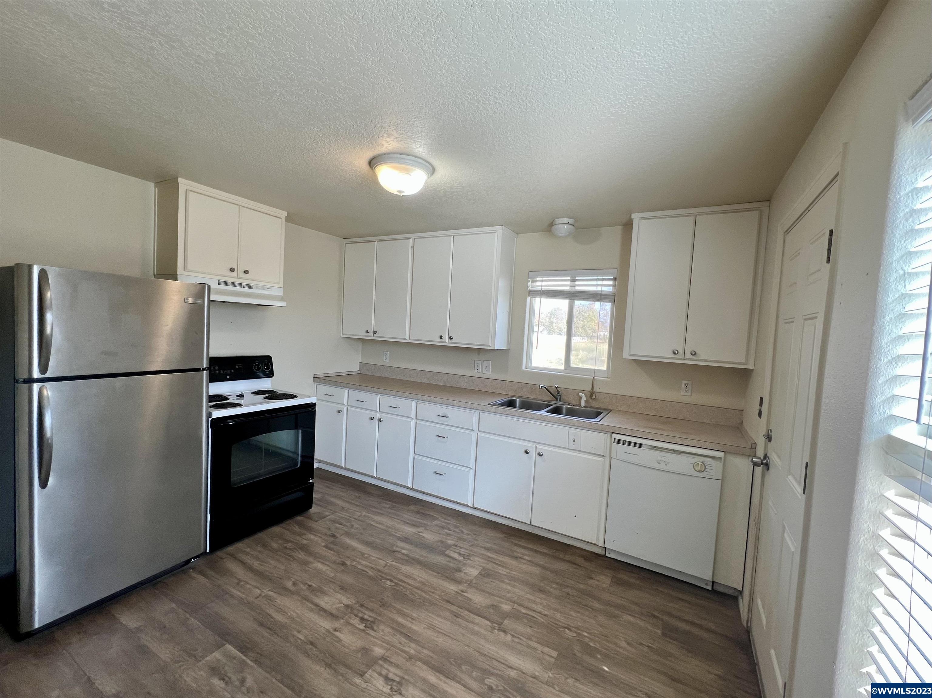 39035 West Scio Road Scio, OR 97374 - Photo 6 of 16 Gallery Image 6