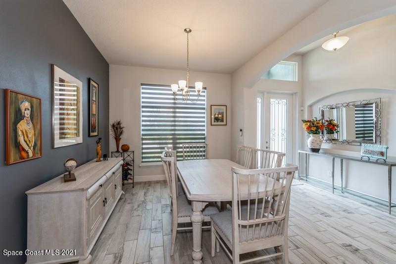4072 Ruthann Circle Melbourne, FL 32934 - Photo 12 of 37 Dining & Entry