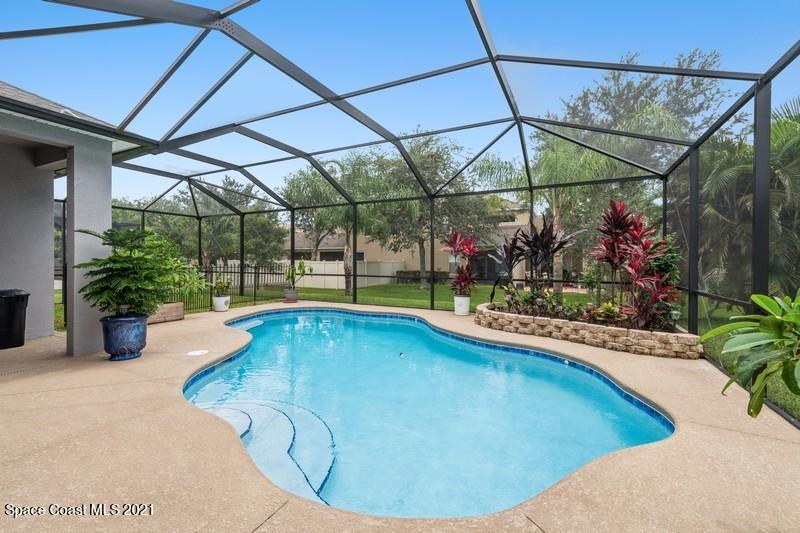 4072 Ruthann Circle Melbourne, FL 32934 - Photo 3 of 37 Sparkling Pool