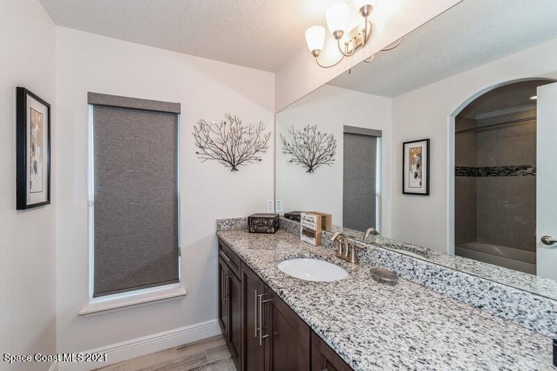 4072 Ruthann Circle Melbourne, FL 32934 - Photo 23 of 37 Hall Bathroom