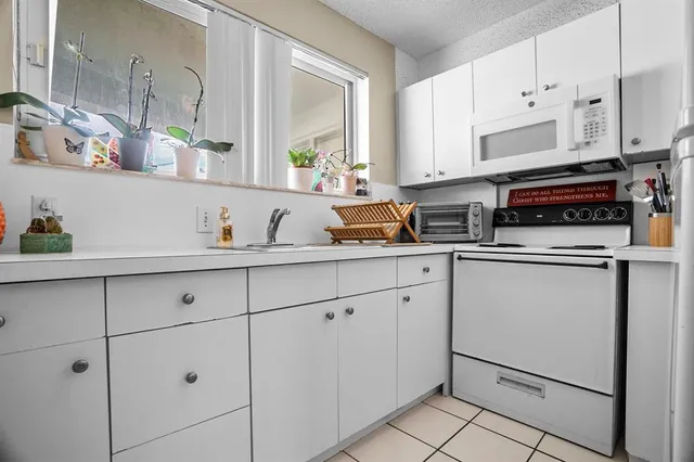 $235,000 | 2748 Northeast 28th Avenue, Unit 13, Lighthouse Point, FL 33064