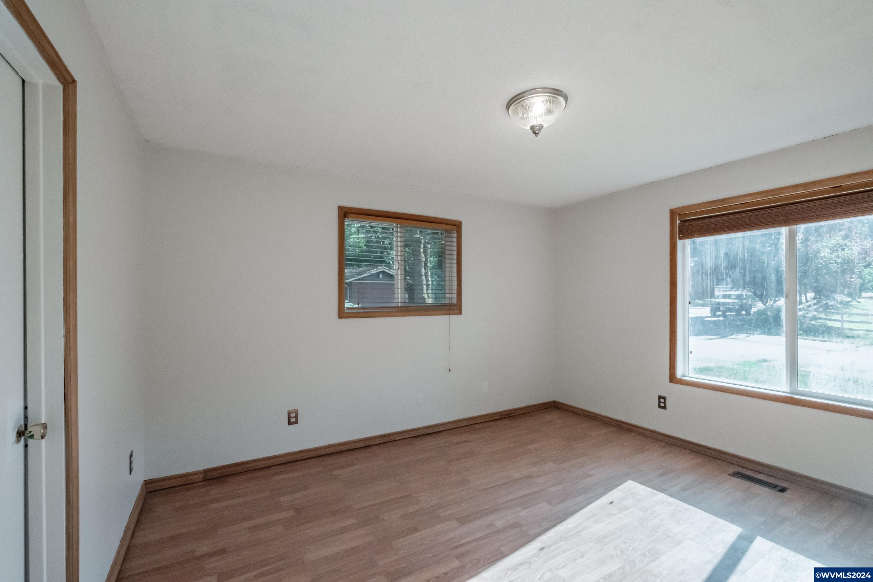 33997 Totem Pole Road Lebanon, OR 97355 - Photo 16 of 41