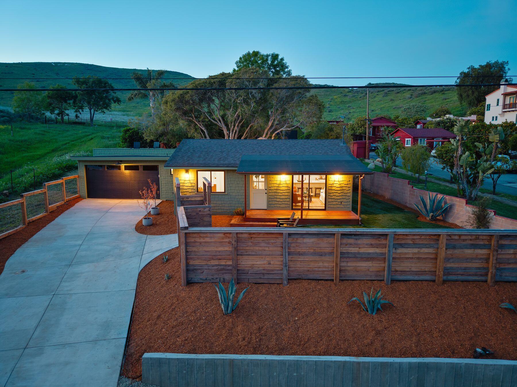 4655 Foothill Road Ventura, CA 93003 - Photo 2 of 21 photo_online_001