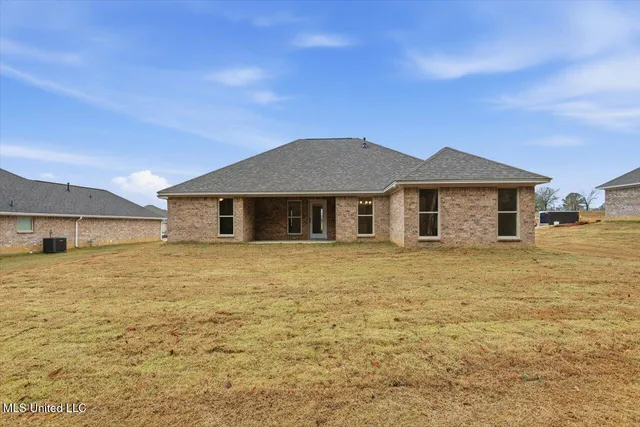 $299,999 | 542 Patrick Farms Drive, Pearl, MS 39208