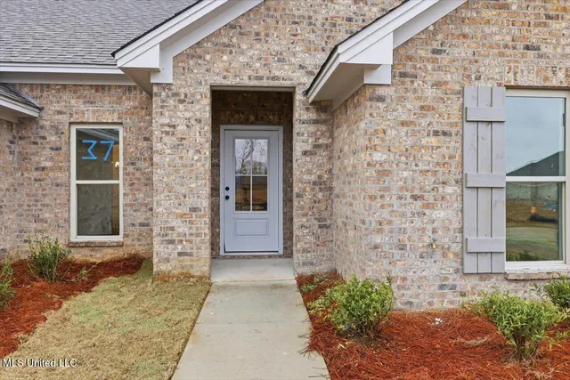 $299,999 | 542 Patrick Farms Drive, Pearl, MS 39208