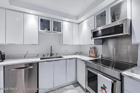 $1,025,000 | 1701 South Flagler Drive, Unit 1605, West Palm Beach, FL 33401