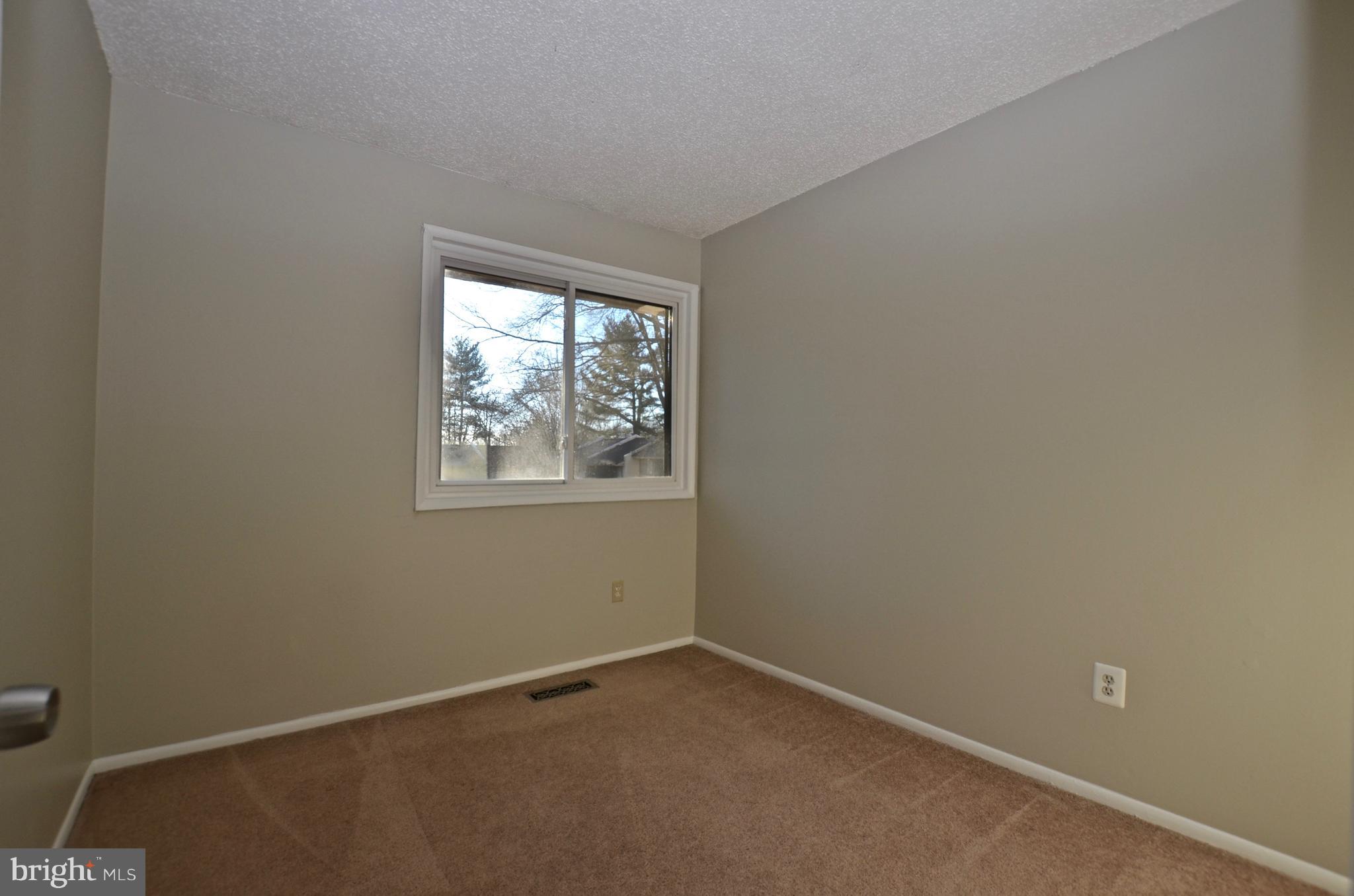 12136 Captiva Court Reston, VA 20191 - Photo 20 of 26 BEDROOM 3