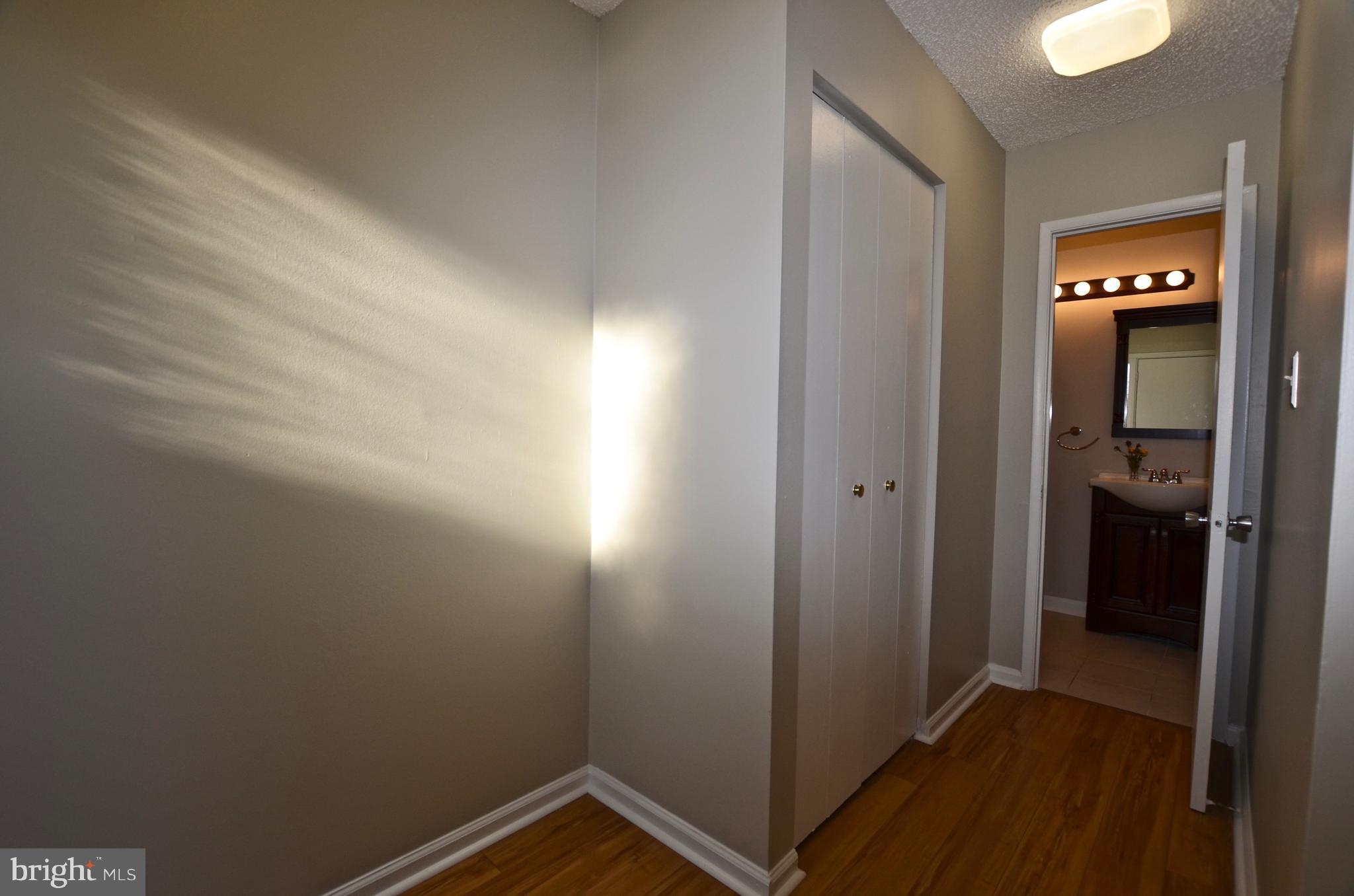 12136 Captiva Court Reston, VA 20191 - Photo 3 of 26 ENTRY FOYER W/CLOSET AND TABLE SPACE