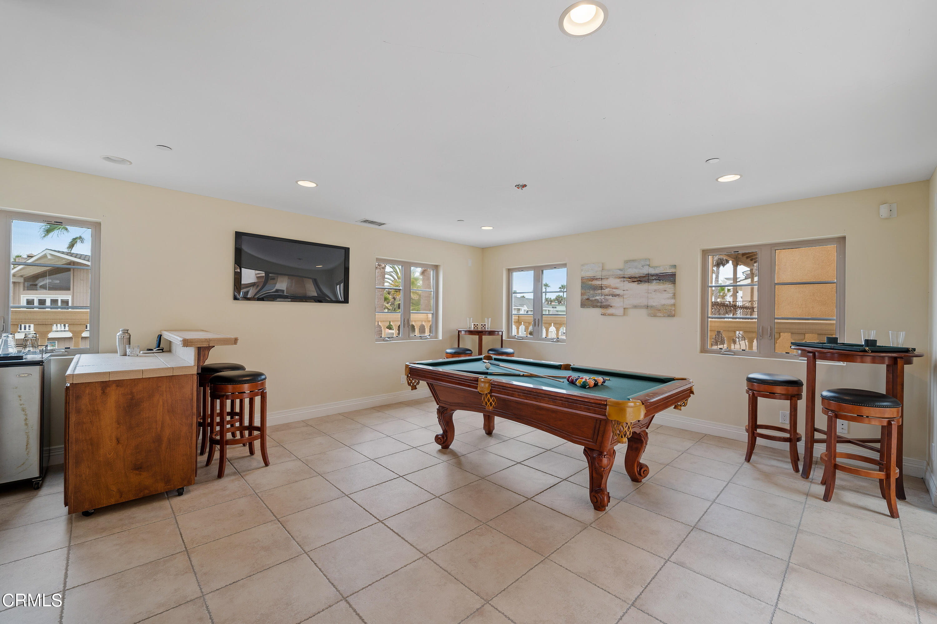1065 Mandalay Beach Road Oxnard, CA 93035 - Photo 21 of 36 a room with furniture and a window