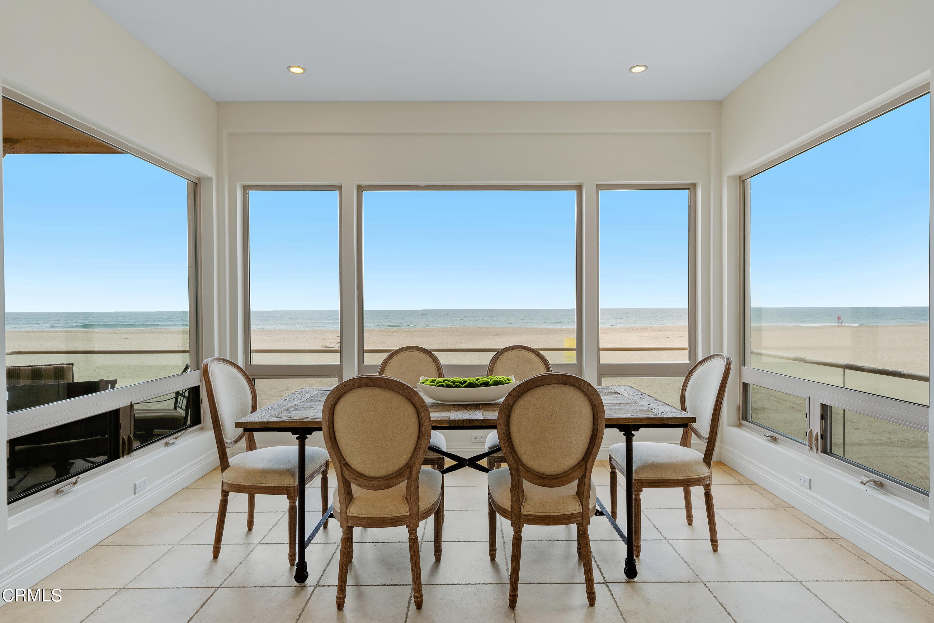 1065 Mandalay Beach Road Oxnard, CA 93035 - Photo 6 of 36 a view of a chairs and table in the room