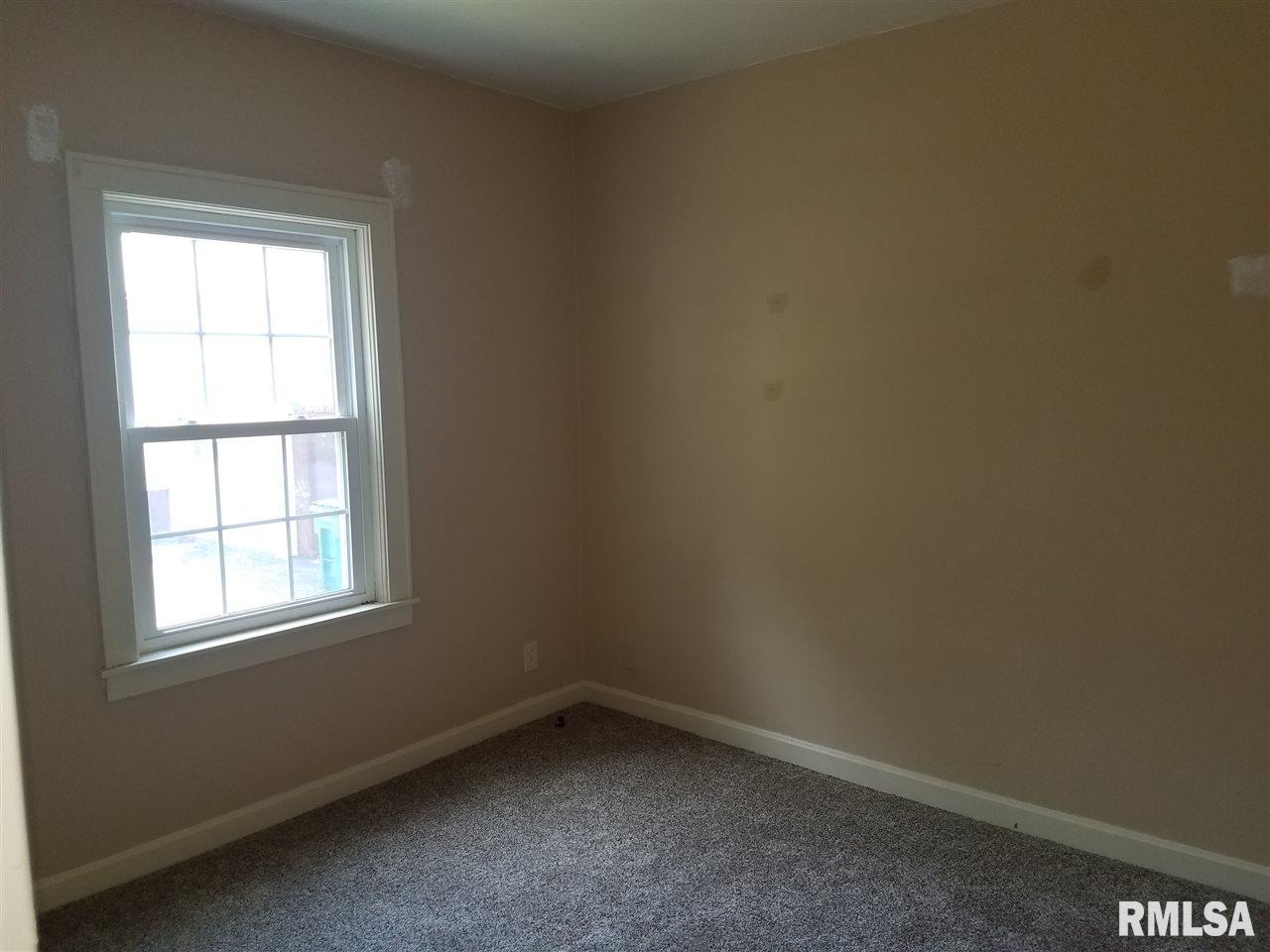 133 North Elmwood Road Farmington, IL 61531 - Photo 11 of 35 Gallery Image 11
