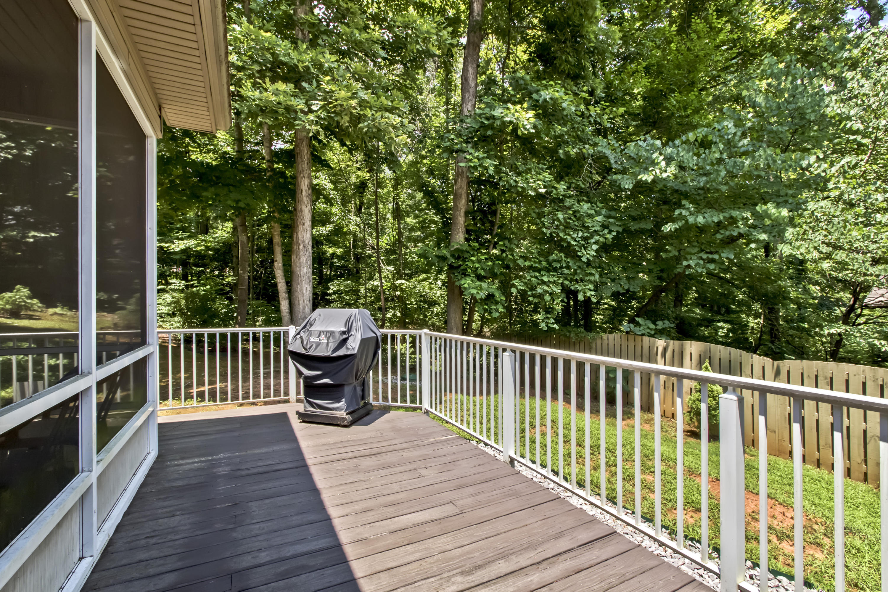 114 Inata Circle Loudon, TN 37774 - Photo 27 of 32 28_InataCircle_114_Deck