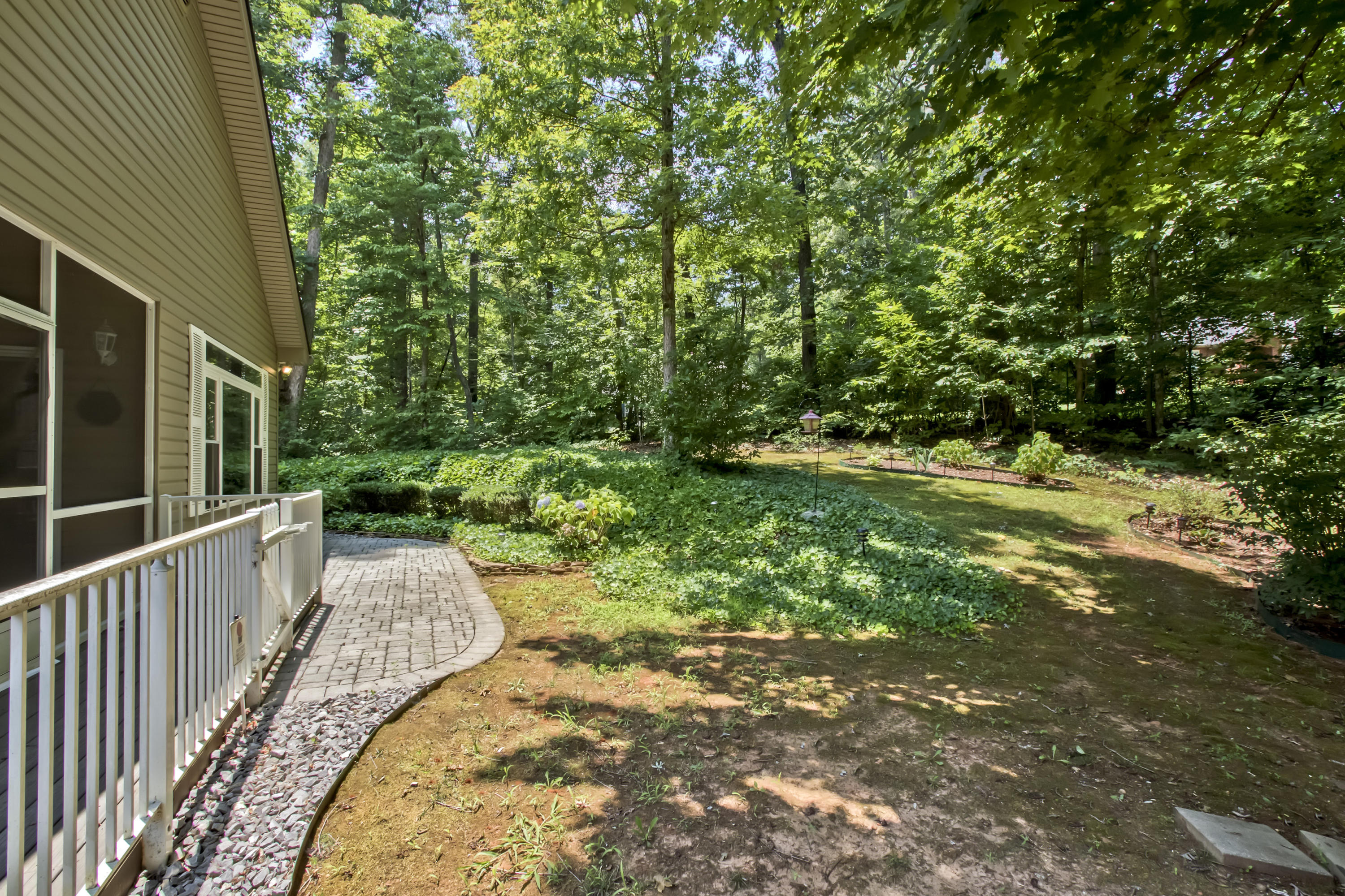 114 Inata Circle Loudon, TN 37774 - Photo 28 of 32 29_InataCircle_114_Backyard01