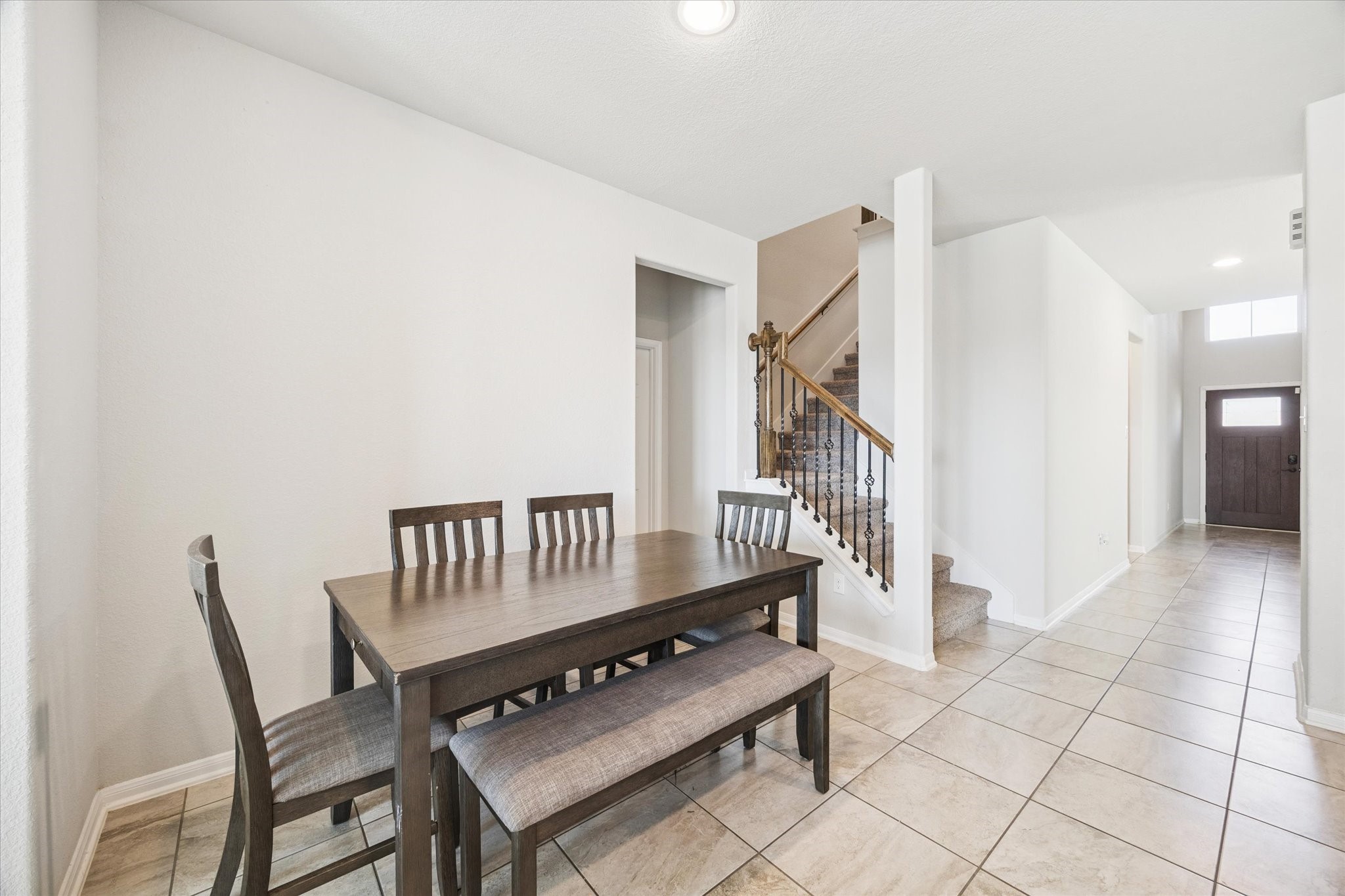 322 Upland Grv Trail Rosharon, TX 77583 - Photo 12 of 36 a view of a hallway with seating area