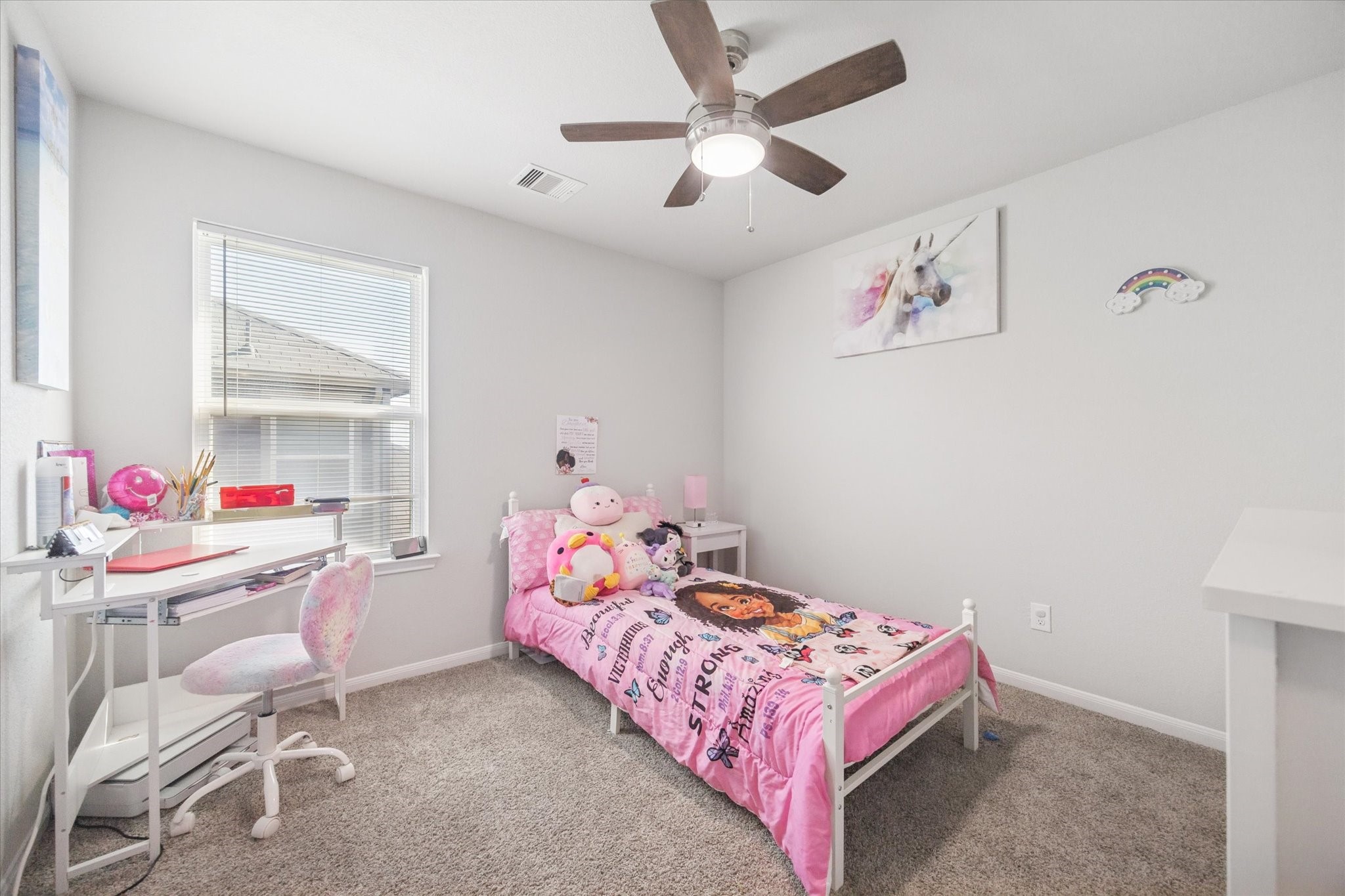 322 Upland Grv Trail Rosharon, TX 77583 - Photo 29 of 36 a bedroom with a bed and a window