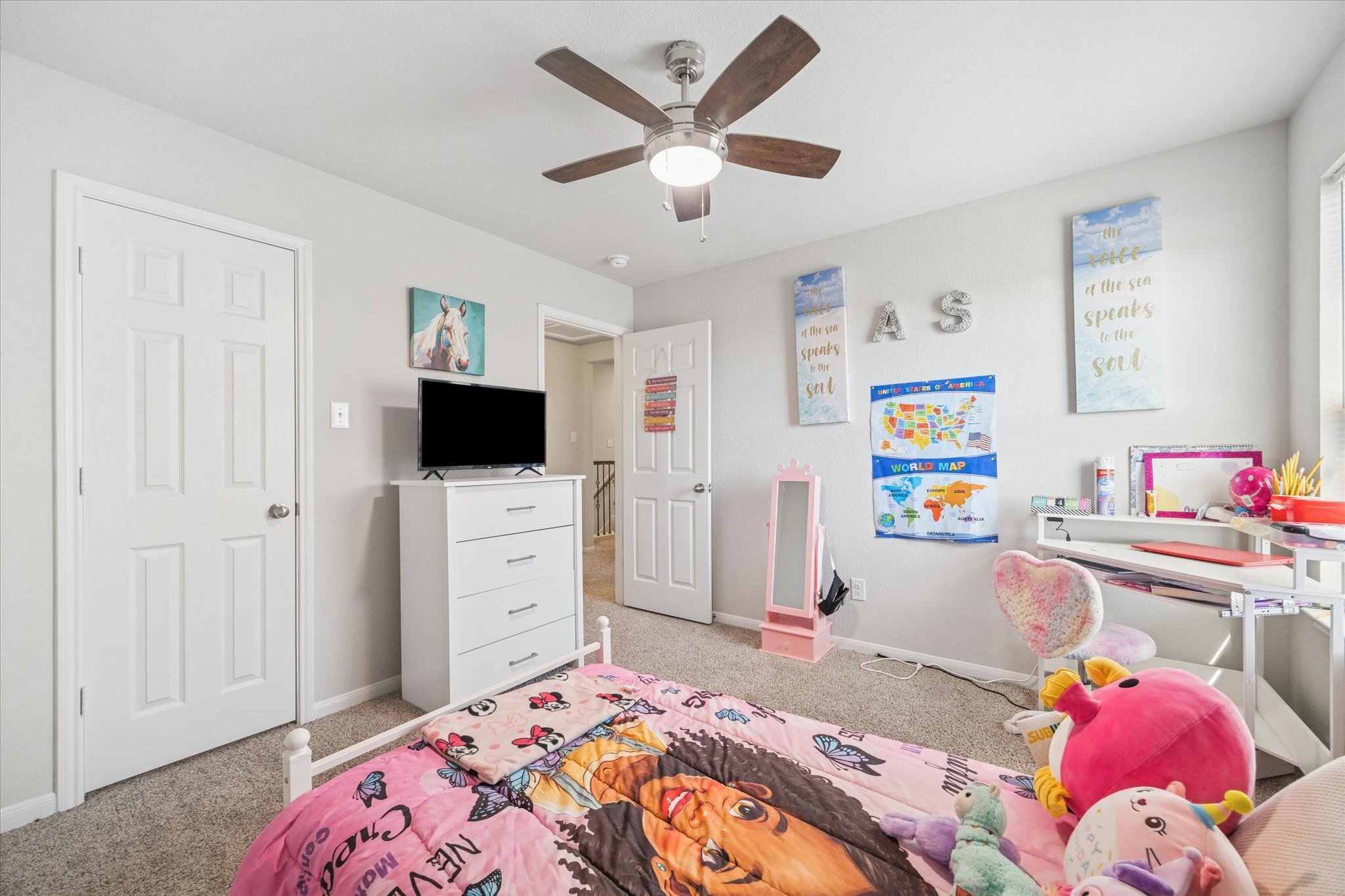 322 Upland Grv Trail Rosharon, TX 77583 - Photo 30 of 36 a bedroom with a bed and furniture