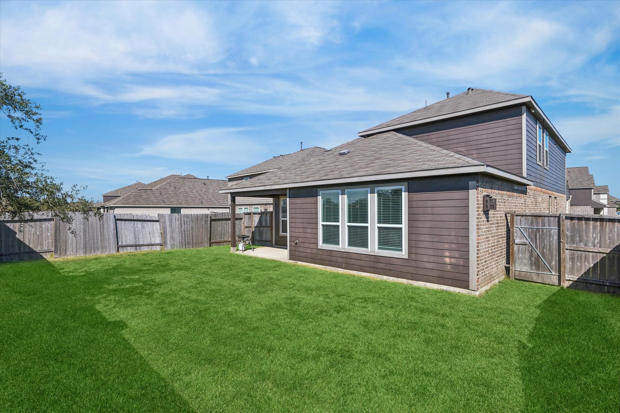 322 Upland Grv Trail Rosharon, TX 77583 - Photo 36 of 36 a view of outdoor space yard and front view of house