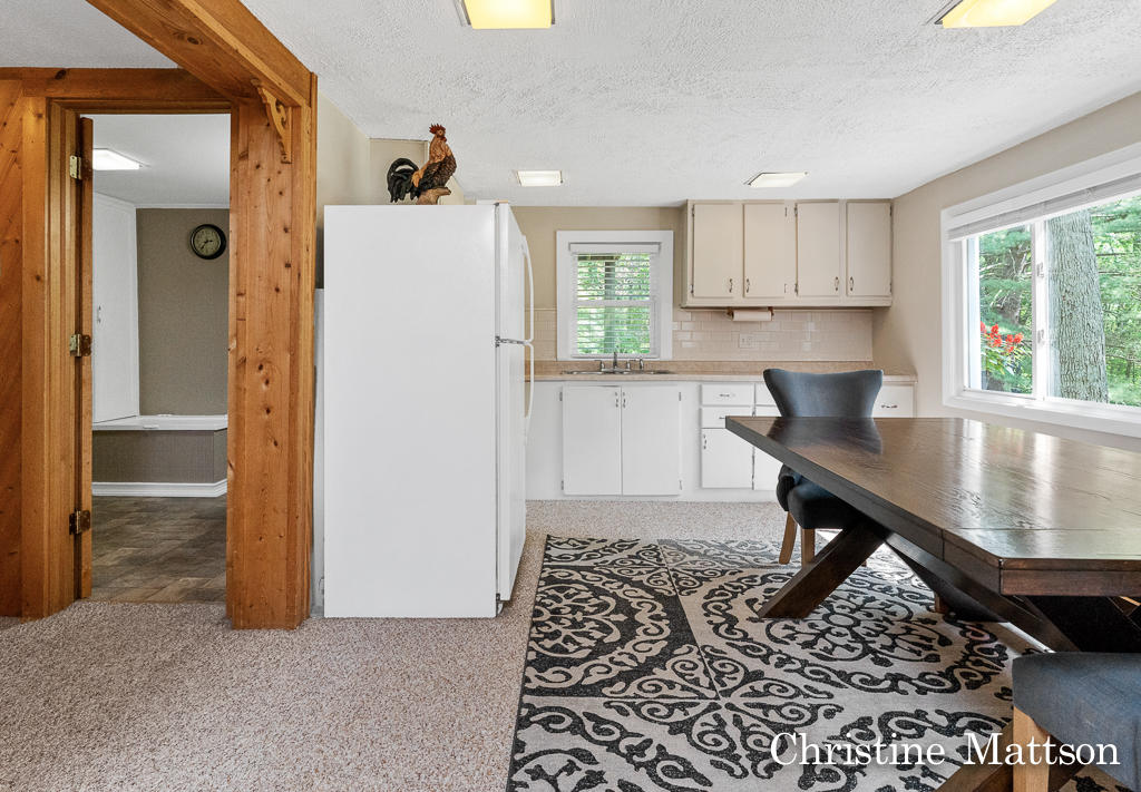 1009 Giles Road Muskegon, MI 49445 - Photo 16 of 53 Dining/kitchen