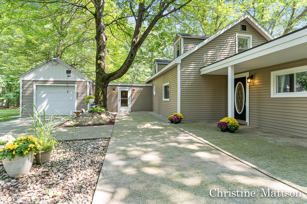 1009 Giles Road Muskegon, MI 49445 - Photo 2 of 53 1009Giles12Lores