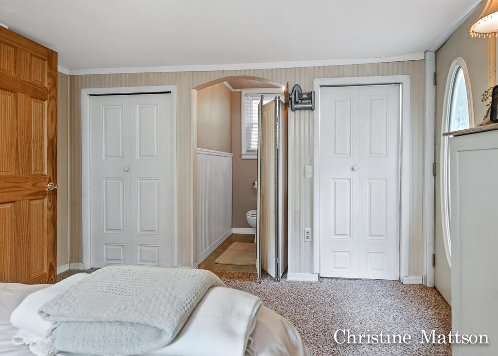 1009 Giles Road Muskegon, MI 49445 - Photo 33 of 53 Upper bed 1