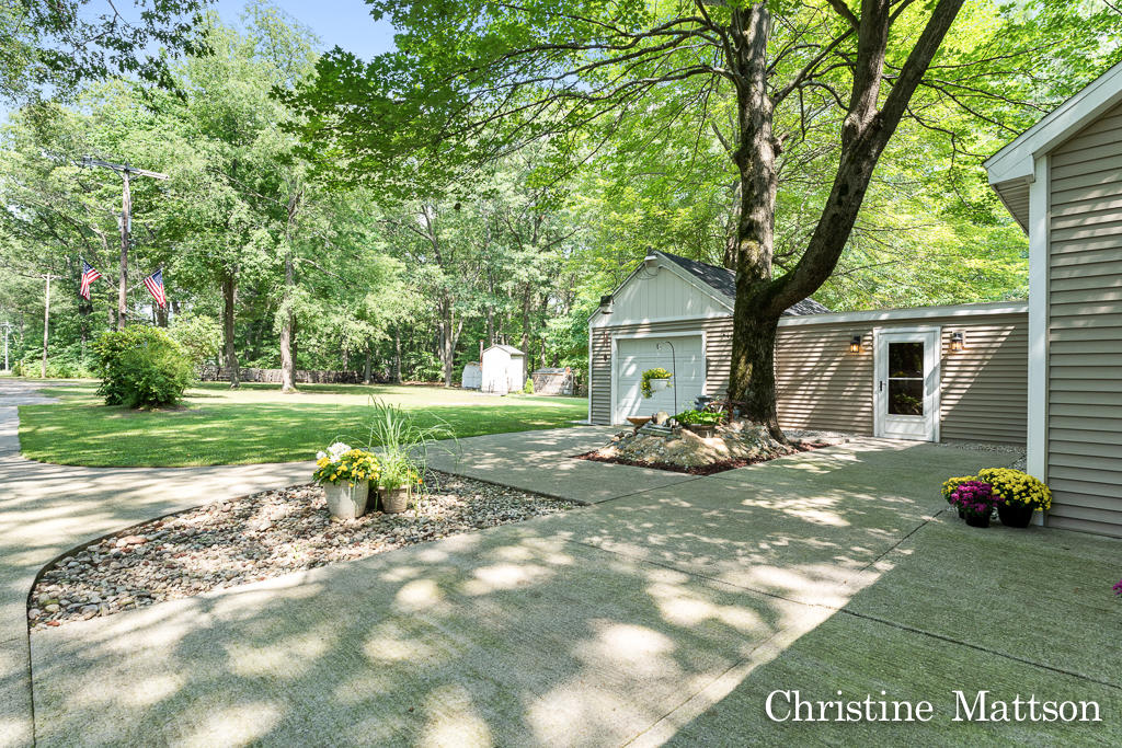 1009 Giles Road Muskegon, MI 49445 - Photo 4 of 53 1009Giles11Lores