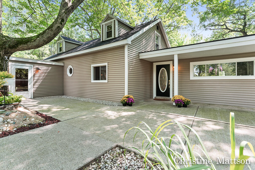 1009 Giles Road Muskegon, MI 49445 - Photo 5 of 53 1009Giles01Lores