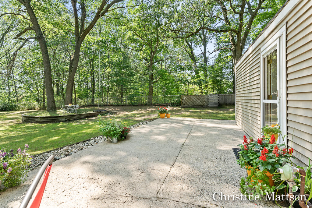 1009 Giles Road Muskegon, MI 49445 - Photo 7 of 53 1009Giles03Lores