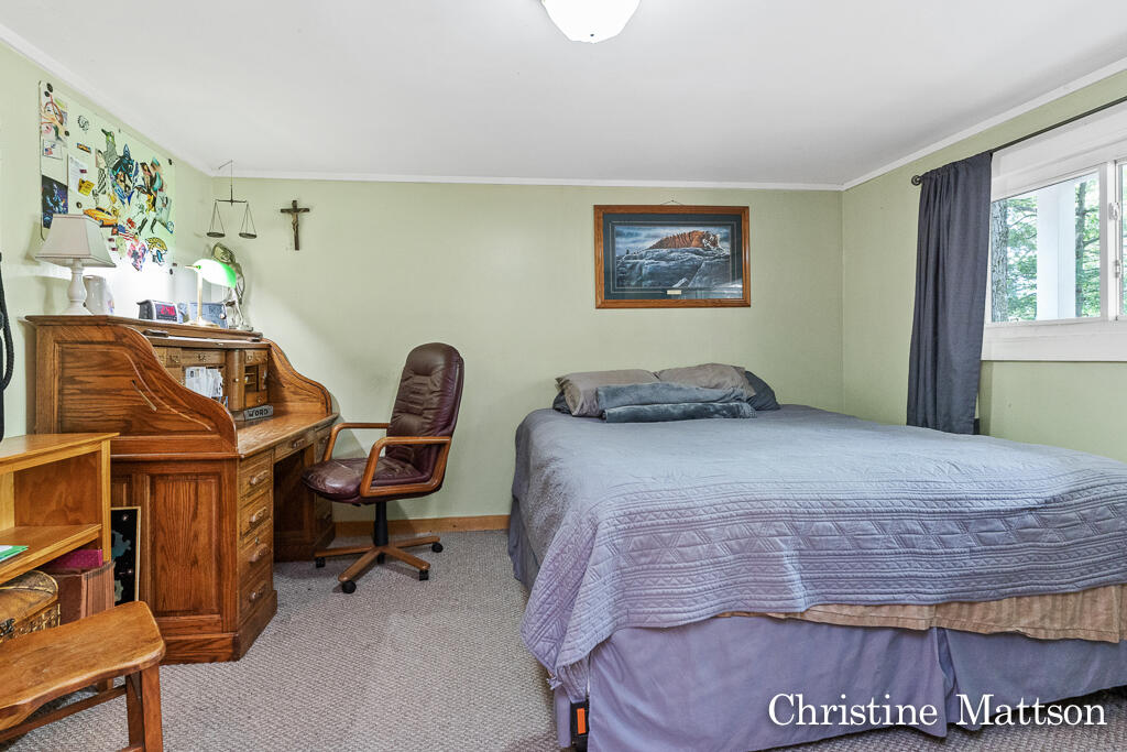 1009 Giles Road Muskegon, MI 49445 - Photo 10 of 53 Main floor bed 1