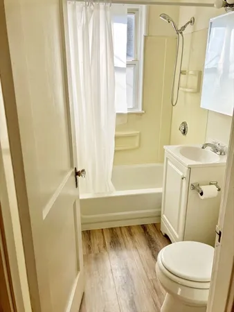 $1,895 | 32 St Anns Road, Unit 1R, Quincy, MA 02170