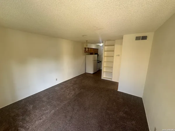 $995 | 627 Tarasco Street, San Antonio, TX 78227