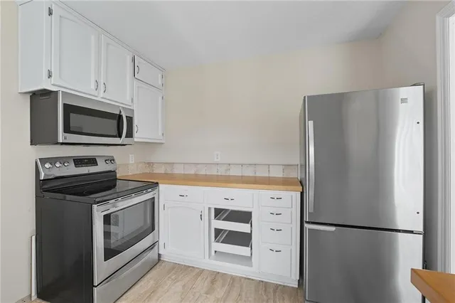 $220,000 | 801 Northeast 76th Street, Gladstone, MO 64118