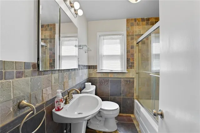 $220,000 | 801 Northeast 76th Street, Gladstone, MO 64118