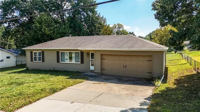 $220,000 | 801 Northeast 76th Street, Gladstone, MO 64118