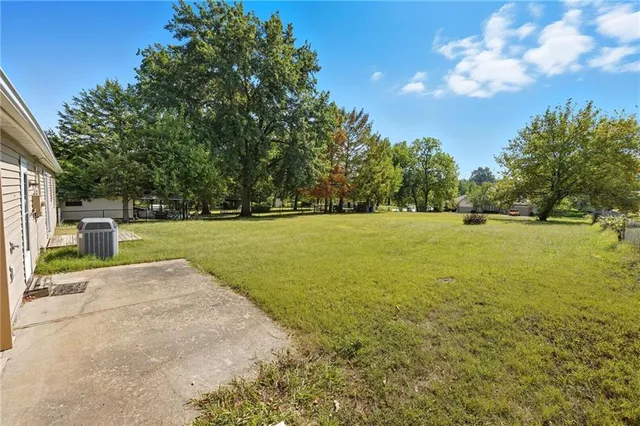 $220,000 | 801 Northeast 76th Street, Gladstone, MO 64118