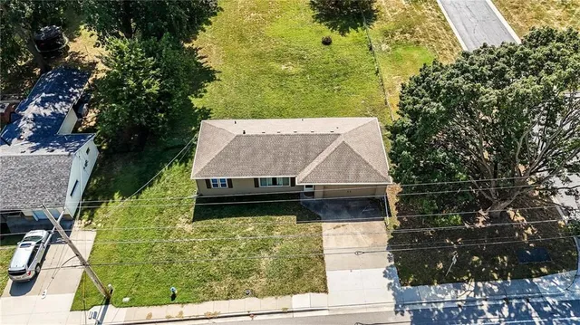 $220,000 | 801 Northeast 76th Street, Gladstone, MO 64118