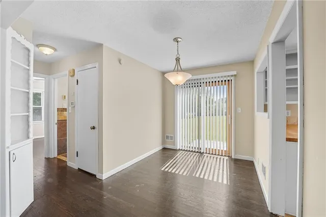 $220,000 | 801 Northeast 76th Street, Gladstone, MO 64118