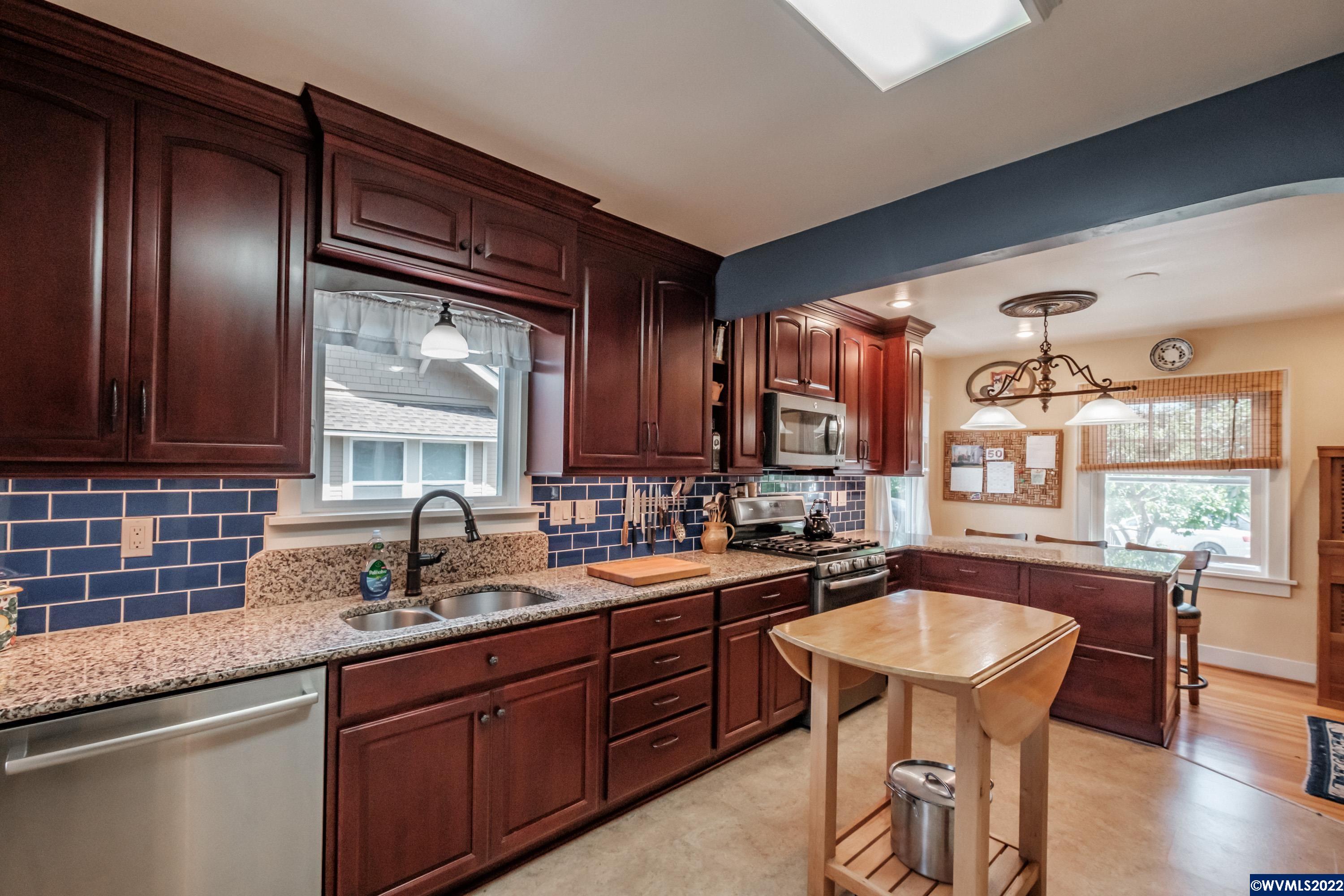 942 Southwest 11th Street Corvallis, OR 97333 - Photo 15 of 42