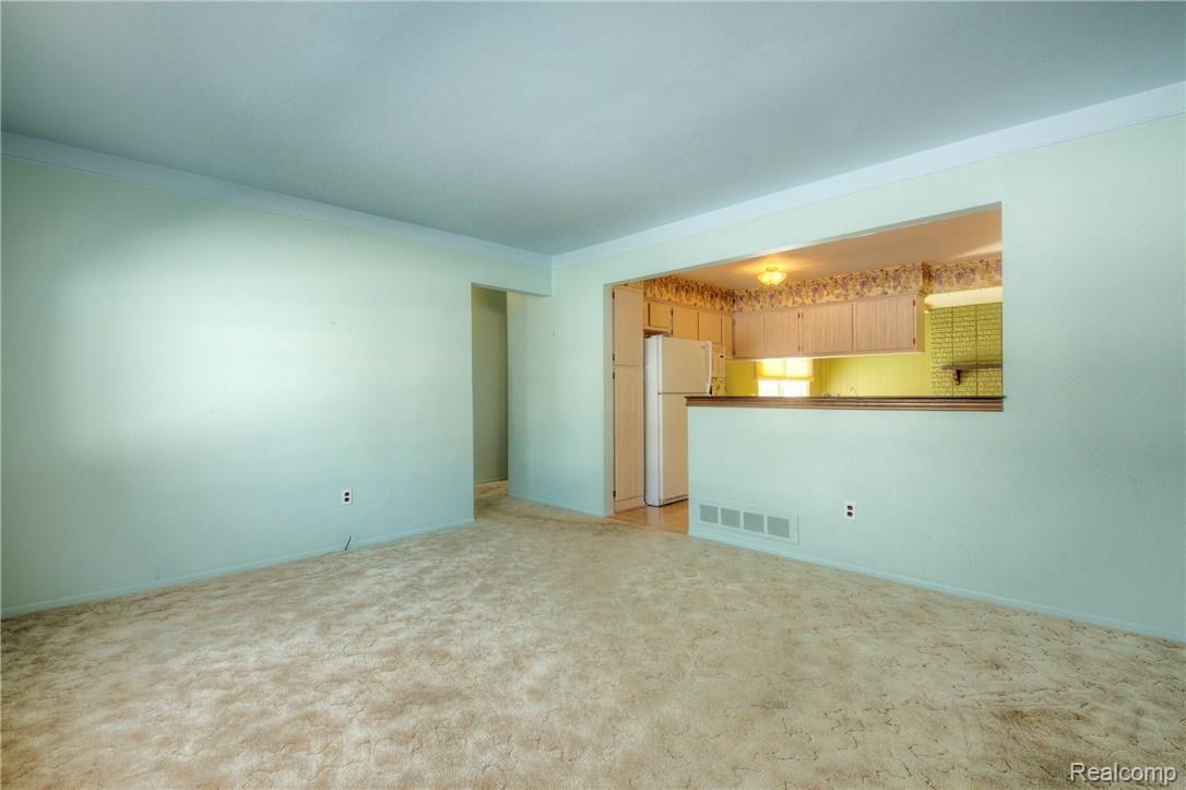 624 Merrimac Road Canton, MI 48188 - Photo 4 of 25 5 Family Room.jpg