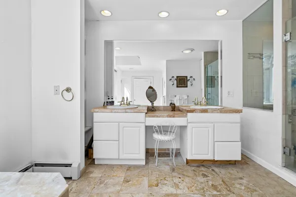 $825,000 | 332 Lantern Hill Road, Stonington, CT 06355