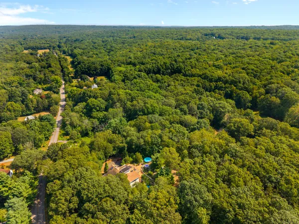 $825,000 | 332 Lantern Hill Road, Stonington, CT 06355