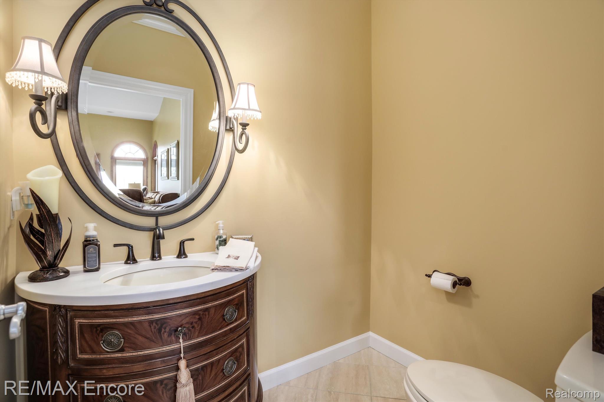 6993 Oakhurst Ridge Road Clarkston, MI 48348 - Photo 30 of 58 Main Level Powder Room
