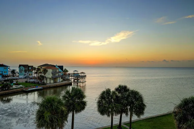 $4,995 | 22621 Bay Point Drive, Galveston, TX 77554